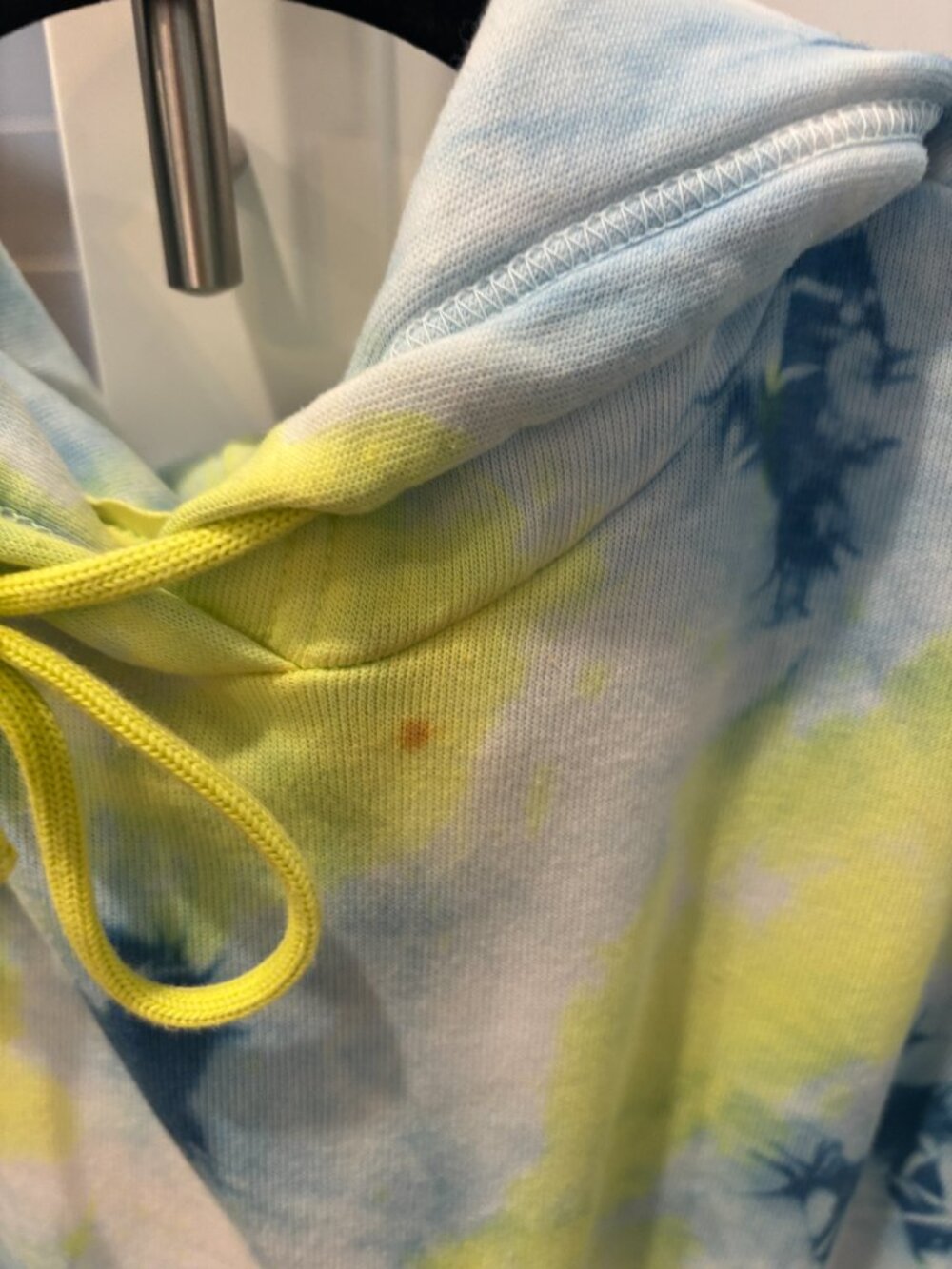 Aviator Nation - Hand Dyed Pullover Crop Hoodie in Tie Dye Neon Yellow S - Picture 3 of 5